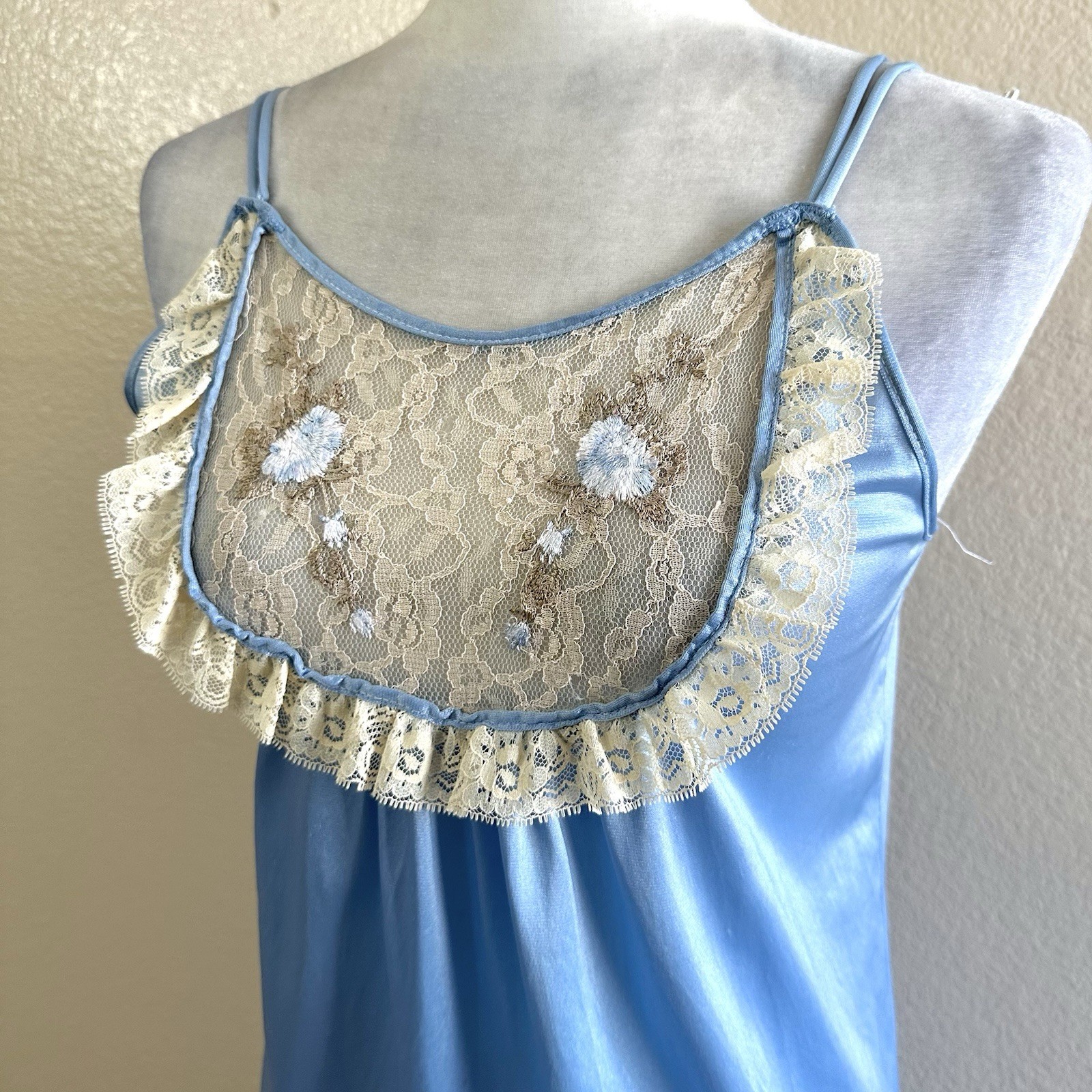Mistra Vtg 80s Light Blue Ruffle Bibe Embroidered Floral Maxi Nightgown Womens S
