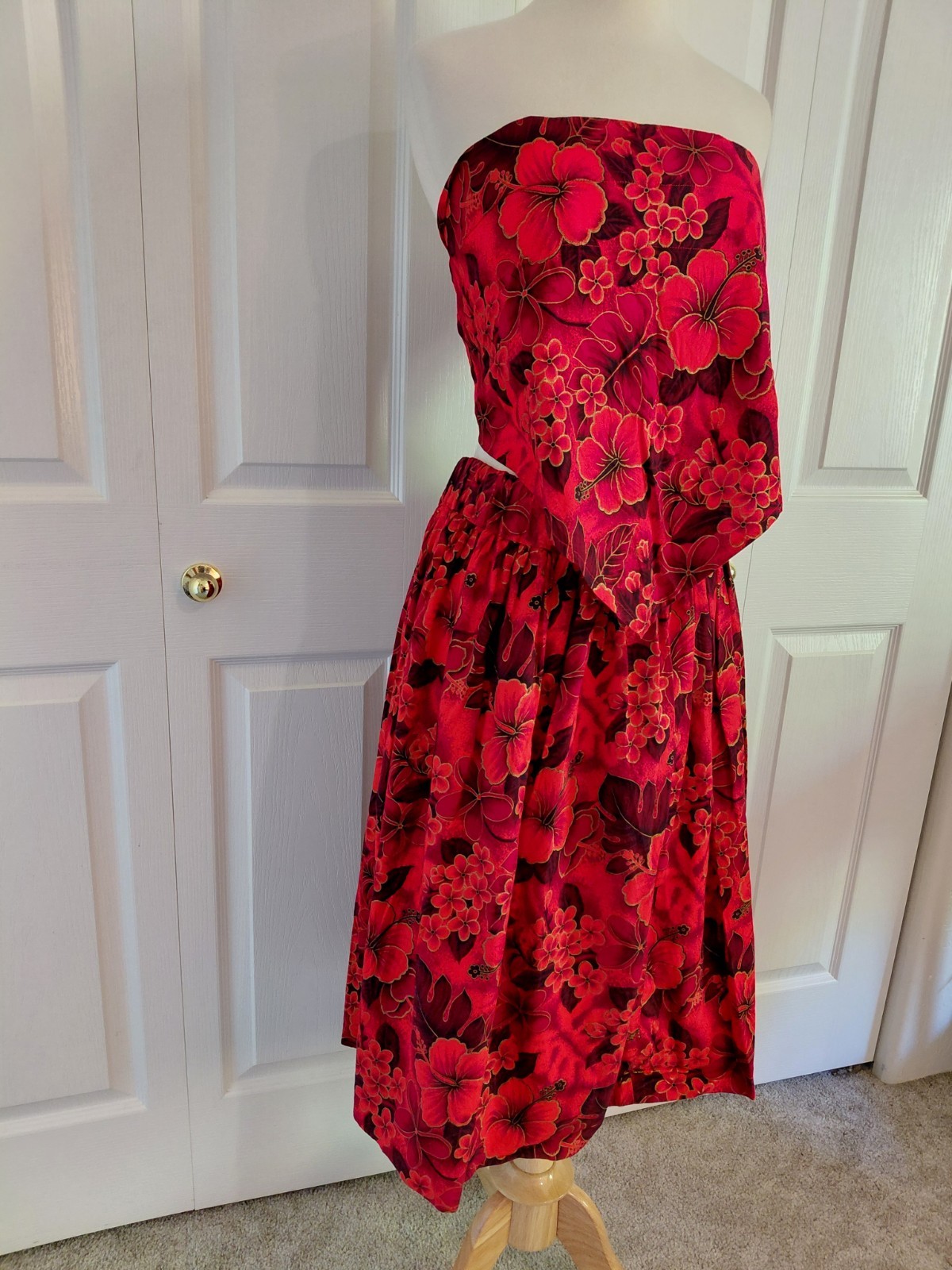 Vintage 1970s Hawaiian Red Floral Handkerchief Top And Skirt Set Medium