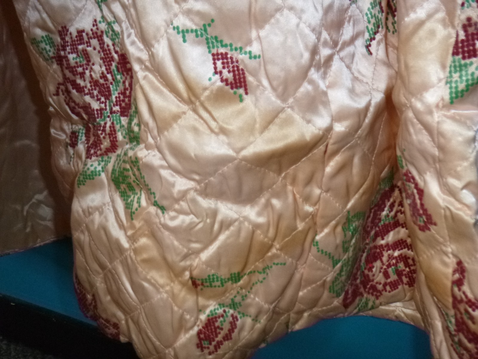 Vtg 1940s Dressing Gown / Robe Peach Quilted Satin FLOCKED Roses Wrap Style Sz M