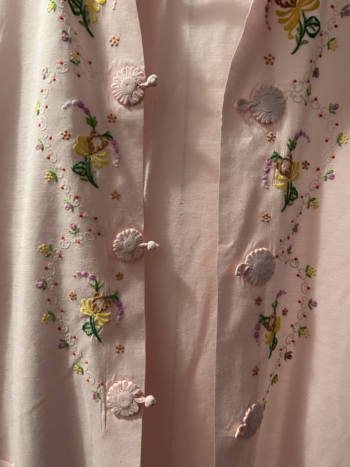 Vintage Lily Pink Long Robe Embroidered Size 36 Women’s Small