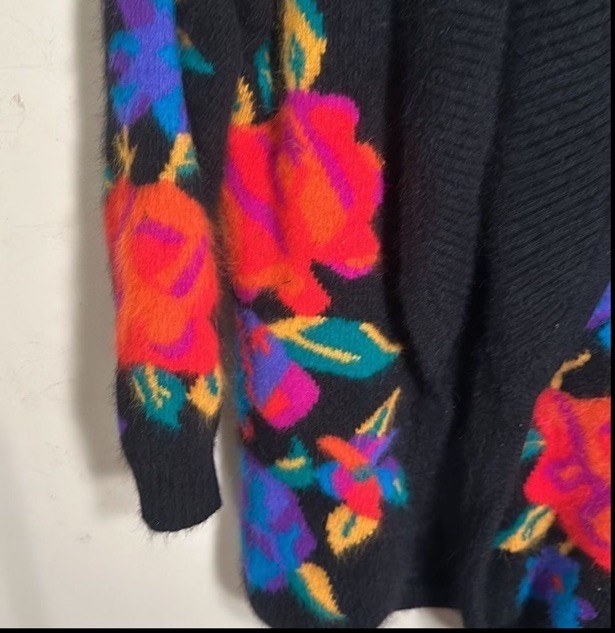 Vintage 80’s – RAFAELA Angora and Lambswool Black Cardigan M