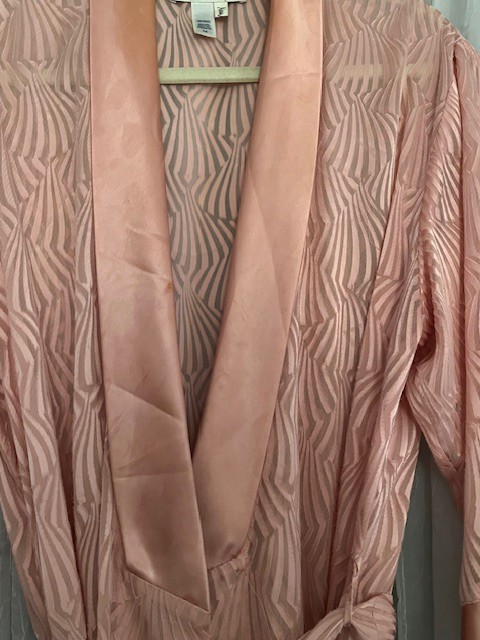Vintage Oscar De La Renta Pink/Rose Em​bossed Satin Trim Robe ~M