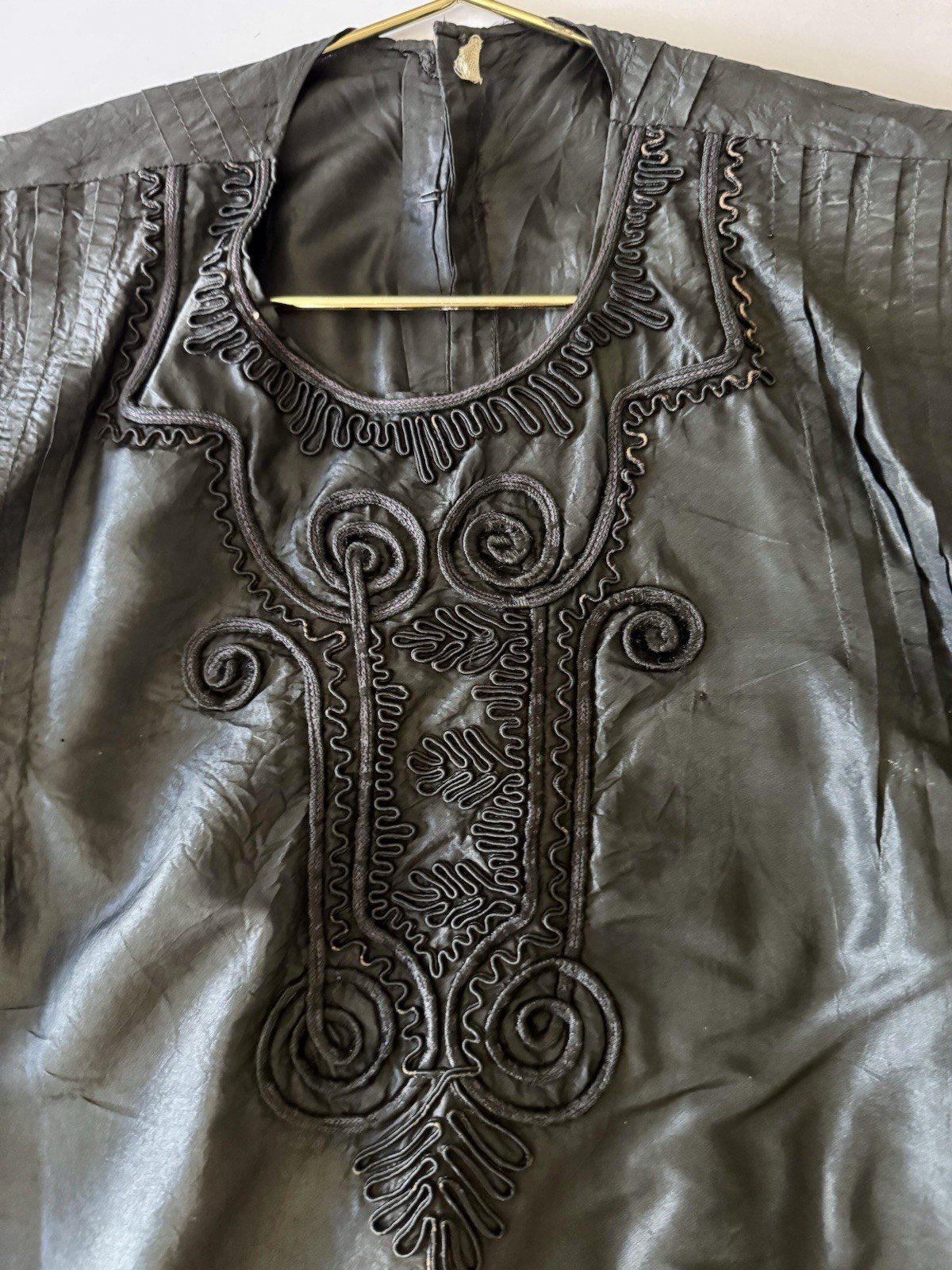 VTG Edwardian Black Silk Sleeveless Blouse Front Design Small Hook Eye Closure