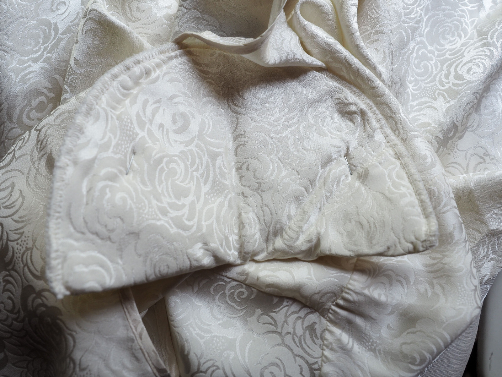 Vintage Harve Bernard by Bernard Holtzman Silk Blouse Jacquard Floral Ivory L