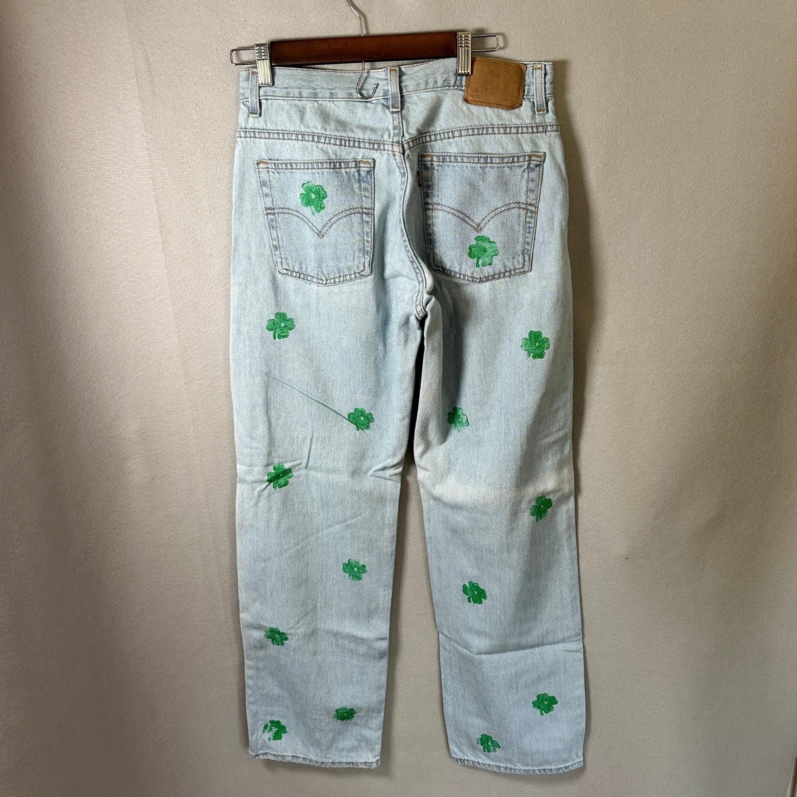 VTG Levis Jeans 577 Womens 10 Light Blue Loose Fit Shamrock Logo’s