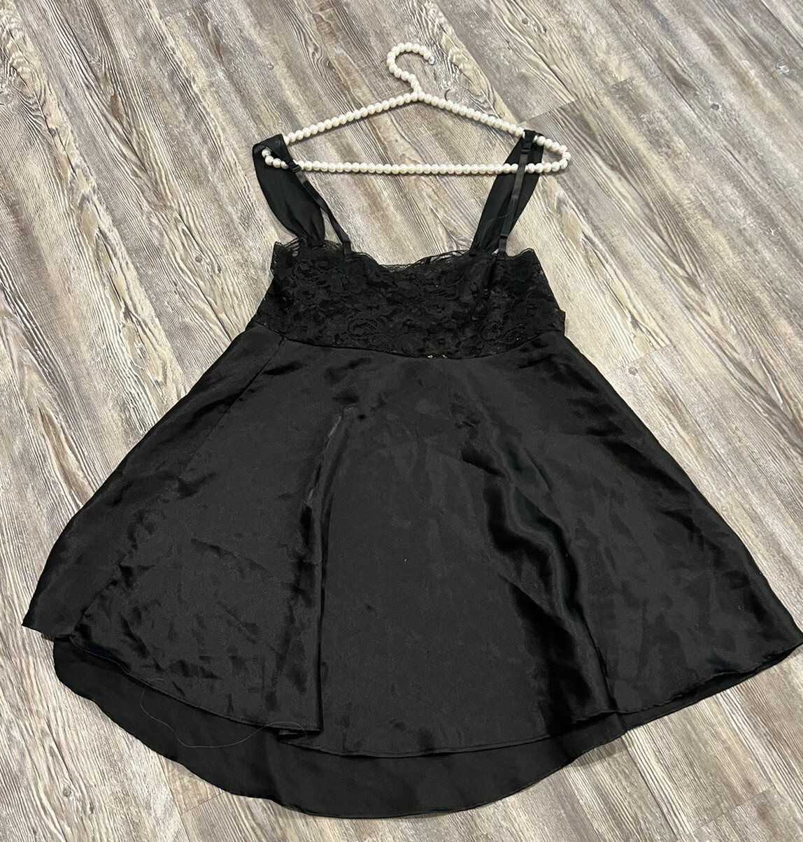 VTG CIRCA 2000 Women’s Black Laced Bodies Flowy Satin Skirt Nightgown Dress L