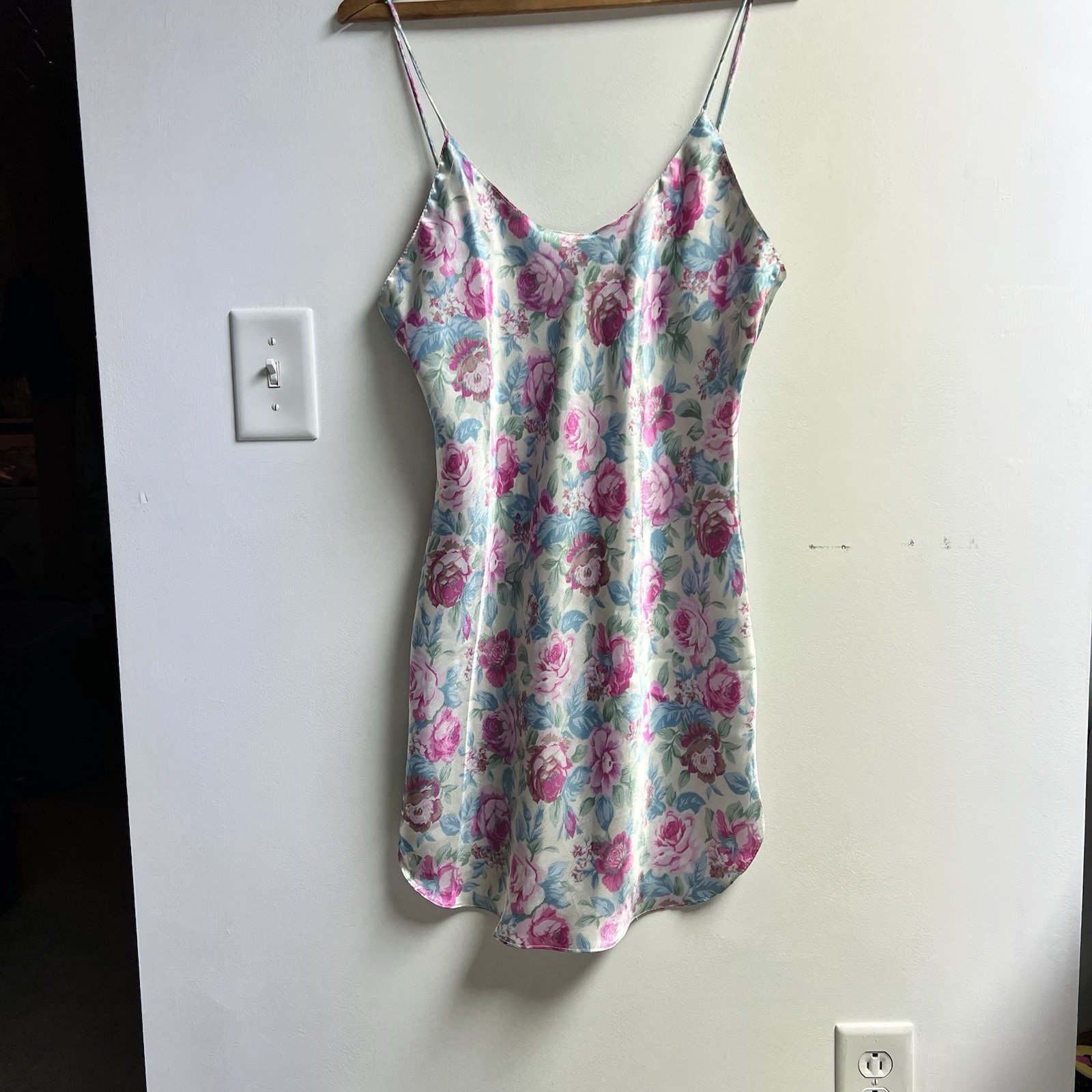 Circa 2000 Pink Roses Nightie Satin M