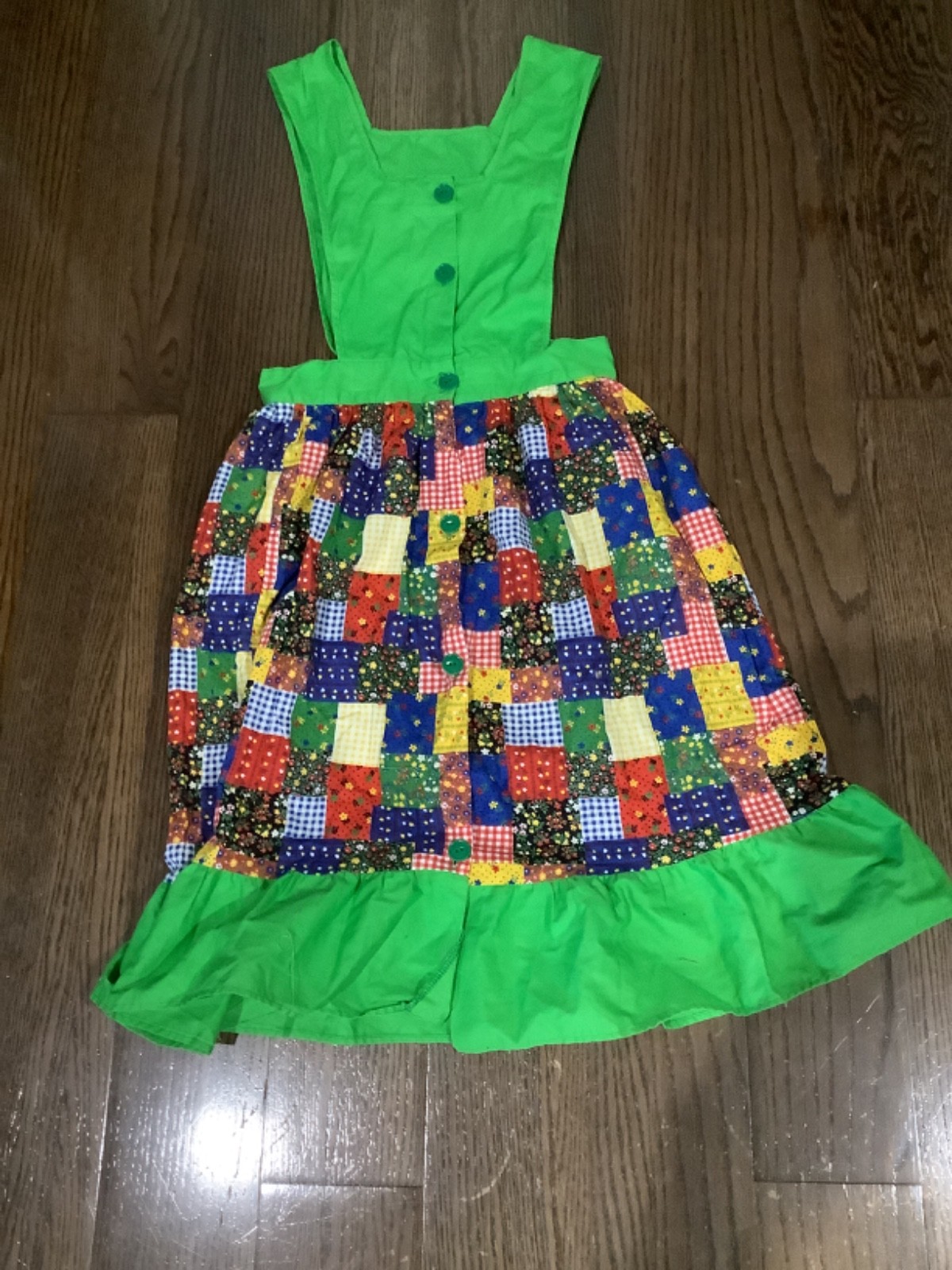 vtg 1970s Beco Orginals kelly green patchwork Cottagecore Pinafore dress