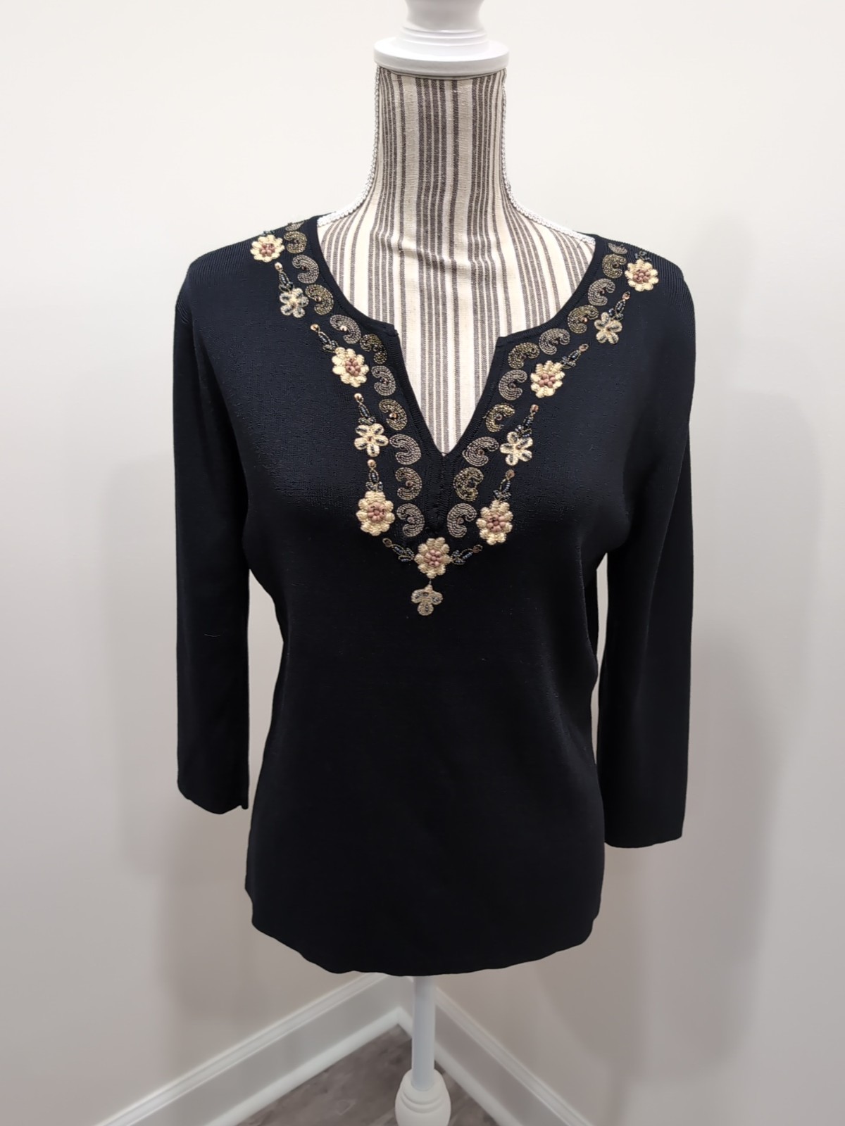 Vintage 80’s Joseph A. Floral Embroidered Beaded Plunge Neckline Sweater XL
