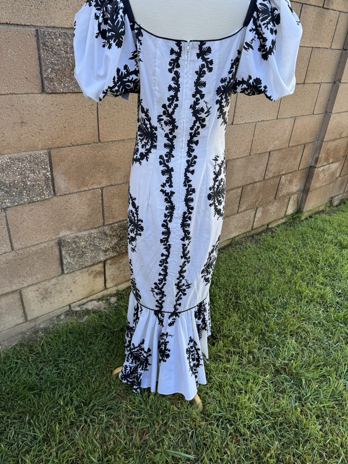 Vtg Mamo Howell Hawaiian Dress Muumuu Black White Puff Sleeve Sz 12 Ruffled Hem