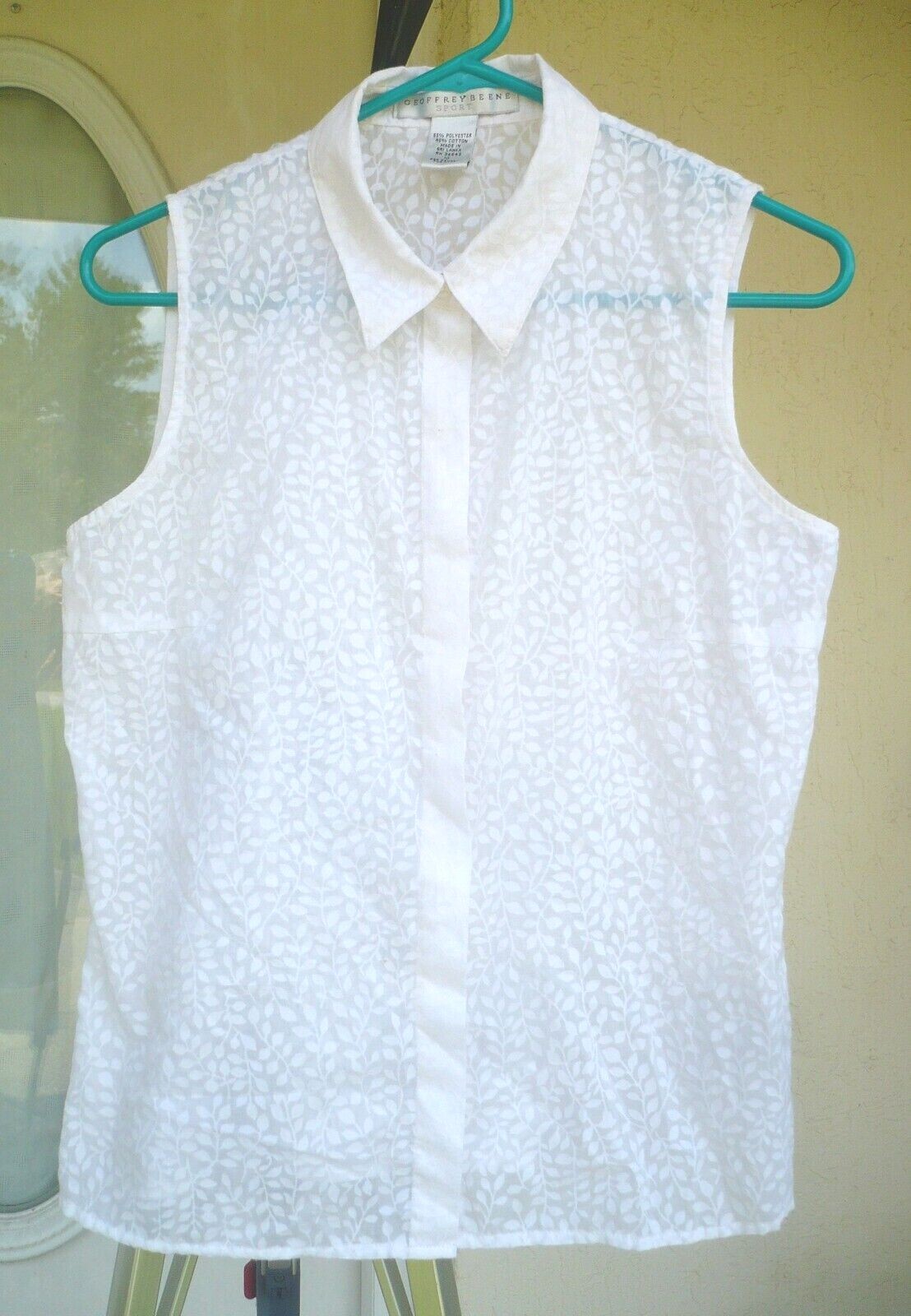 VTG 90S S M SLEEVELESS GEOFFREY BEENE WHITE BUTTON COTTON BLN VINE FLORAL BLOUSE