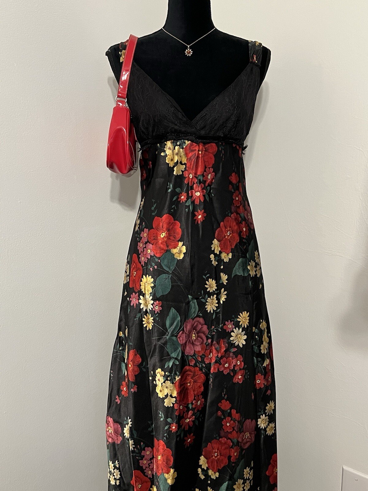 90s VTG Slip Dress Womens Sz S Satin Nightgown Lingerie Feminine Romantic Goth