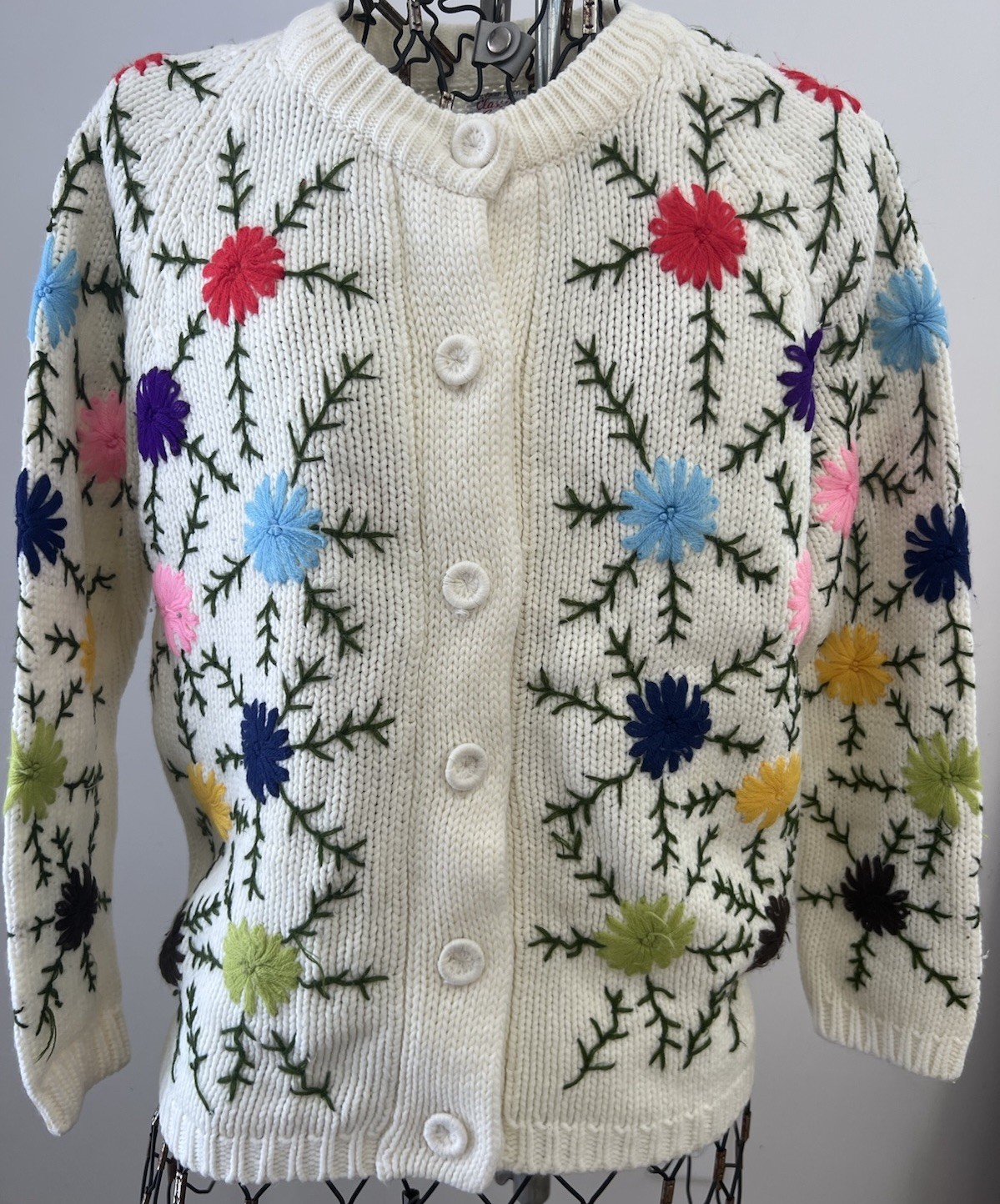 Women’s VTG Cardigan Embroidered Acrylic Fully Fashioned L Classic Casuals