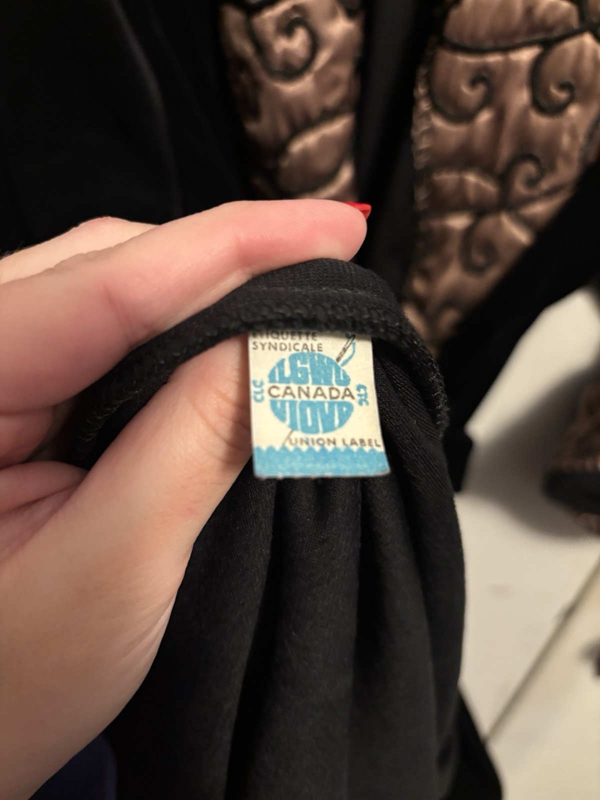 Saks Fifth Avenue Diamond Tea Vintage Black Velour Women’s Embroidered Robe