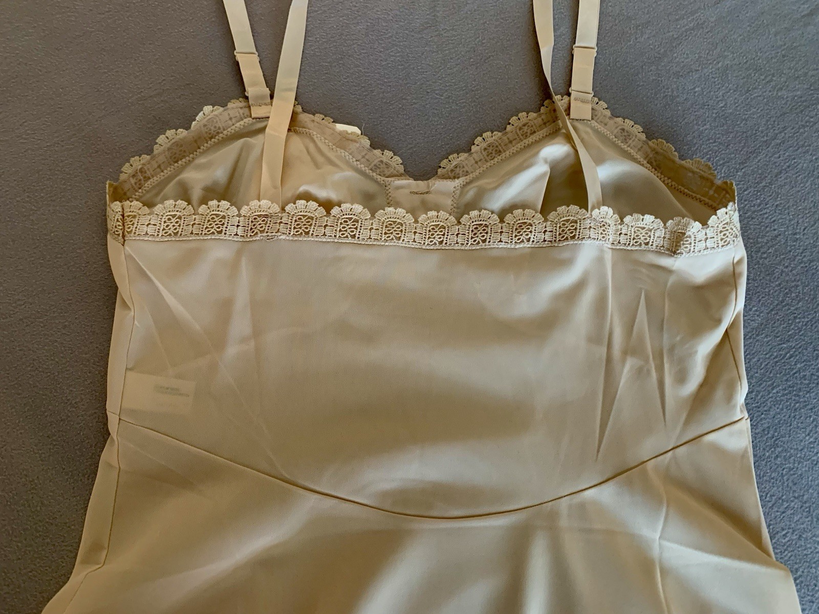 Vintage 1980’s Beige Nylon & Lace Trim MAIDENFORM FULL SLIP SZ 32 Short NWT