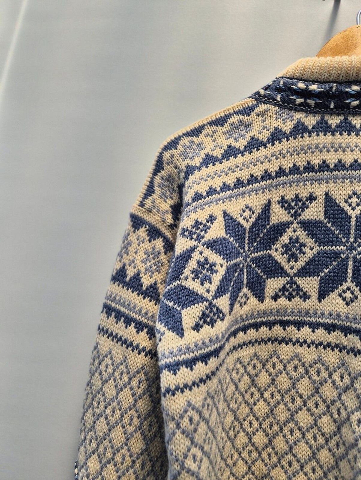 VOSS Norway Wool Cardigan Sweater Women XS 36 Fair Isle Nordic Pewter Clasp Blue