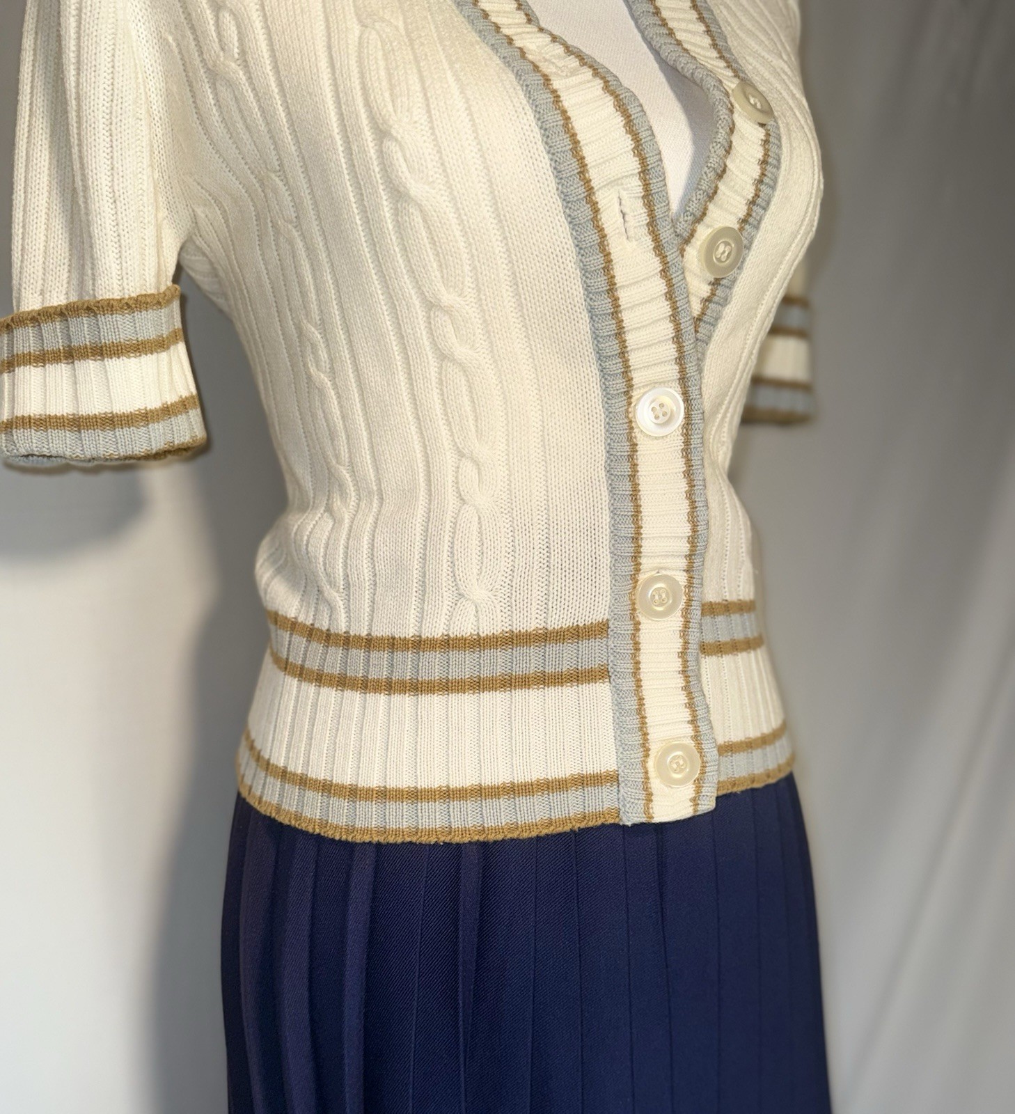 1960s Vintage Knit Cardigan Sweater Cream Tan 100% Acrylic