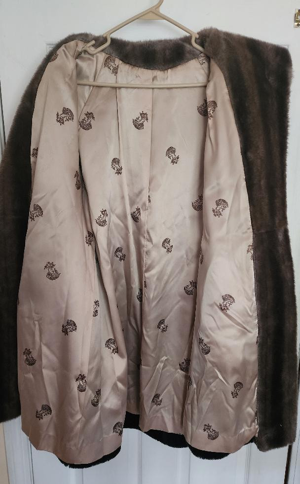 VINTAGE BORGANA Borg Deluxe Faux Fur Jacket with Large Shawl Collar/Hood, MED.