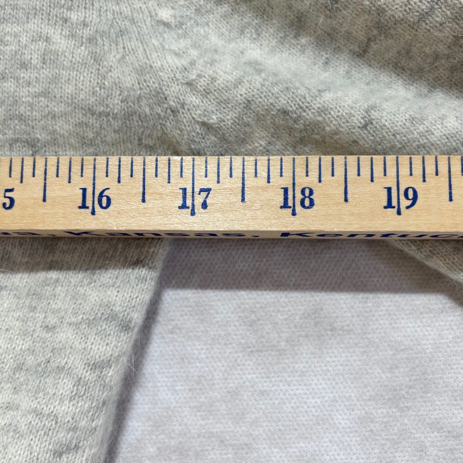 Cheryl Tiegs Vintage Gray Lambswool Angora Cowl Neck Sweater Womens Small 20021