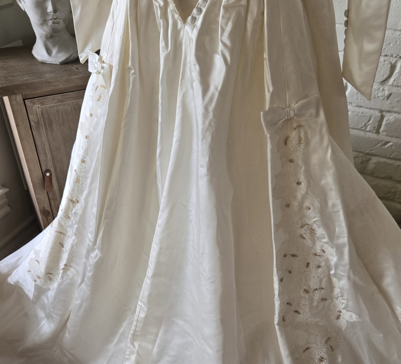 Vtg 1950s Romantic Ivory Beaded Lace Applique Wedding Gown, XS/2