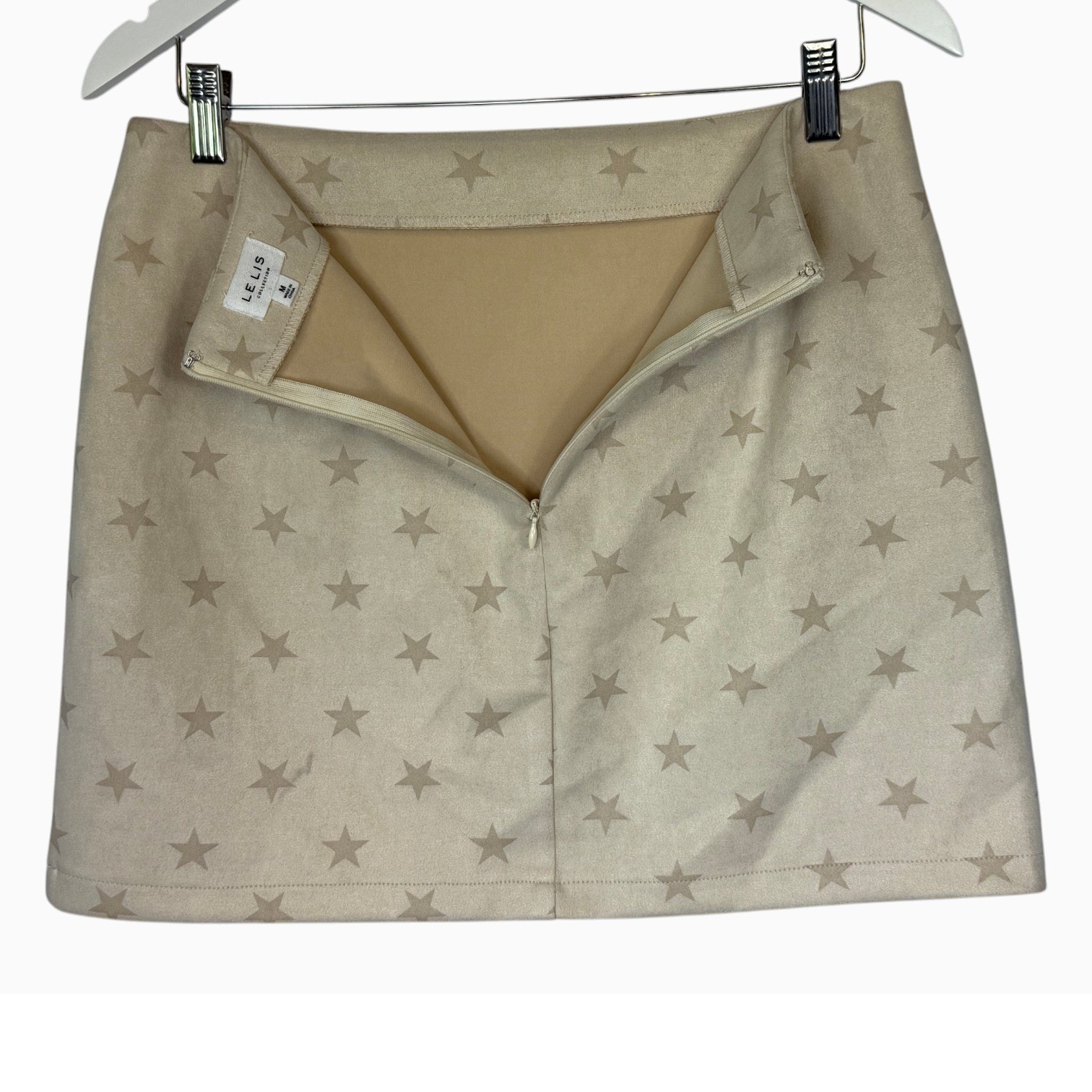 Le Lis Collection Womens M Beige Star Print Faux Suede Mini Skirt Stretch Y2K