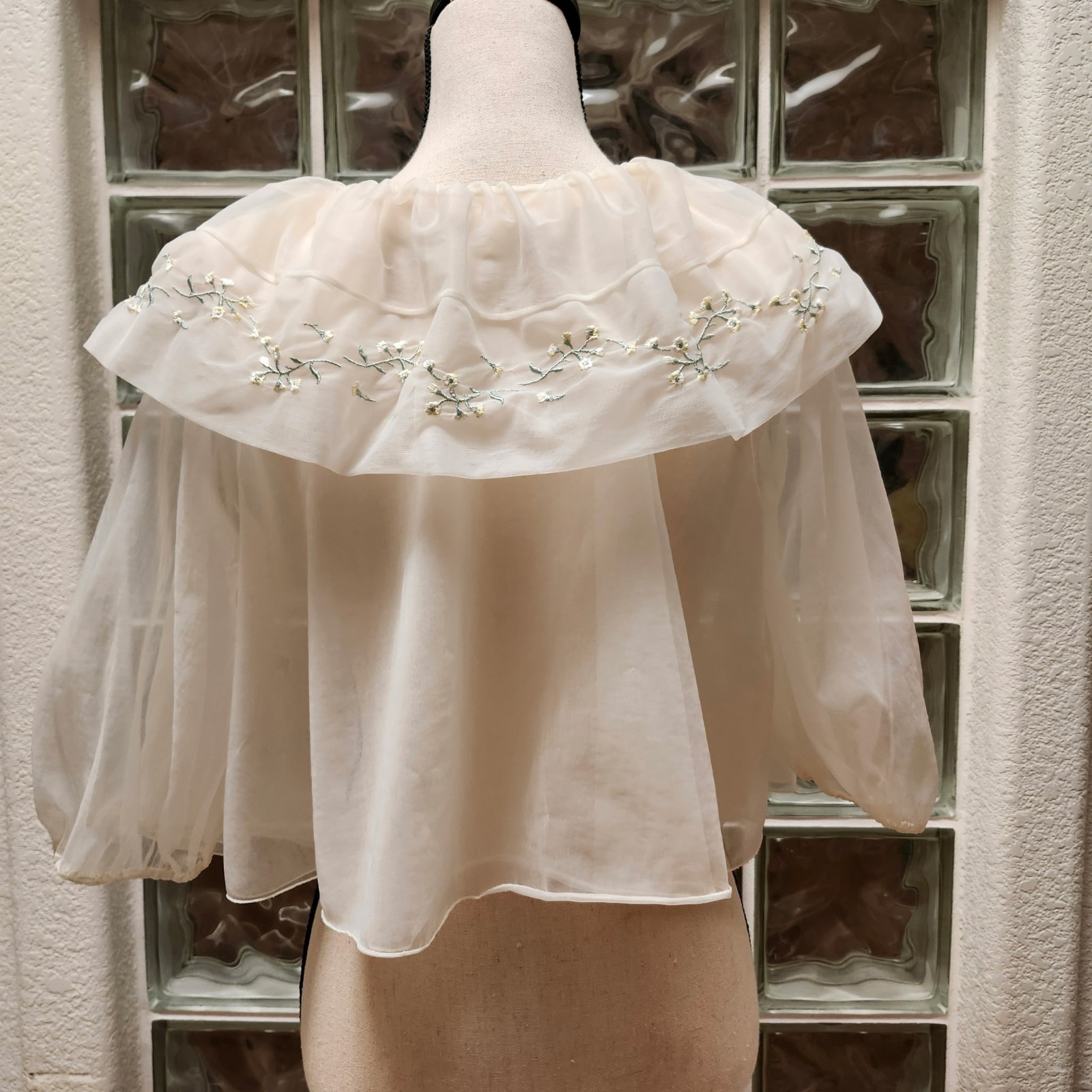 Vintage Vanity Fair Lingerie Bed Jacket Babydoll MED Shrug Embroidered USA