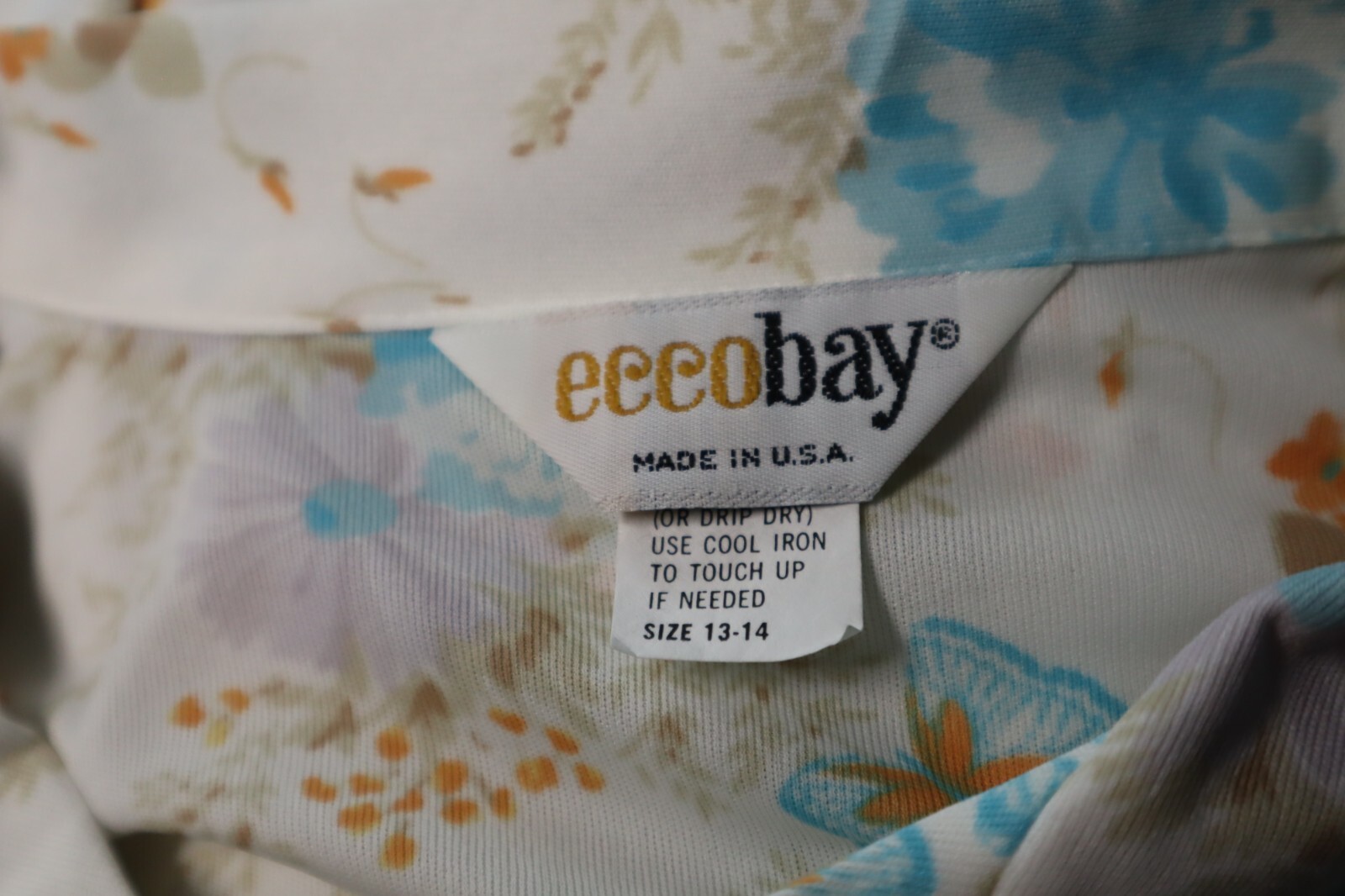 Vintage 1970s ECCOBAY long sleeve floral button up blouse size 13-14 (USA)