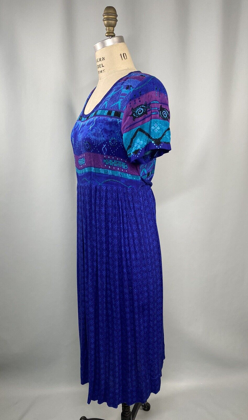 Vintage Dress SIZE 8 Rayon Teacher Mom shift blue 80s 90s shoulder pads shift