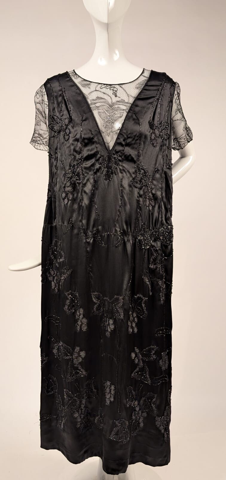 EDWARDIAN LATE TEENS SILK SATIN EVENING DRESS W GRAPE CLUSTER EMB + BEADING