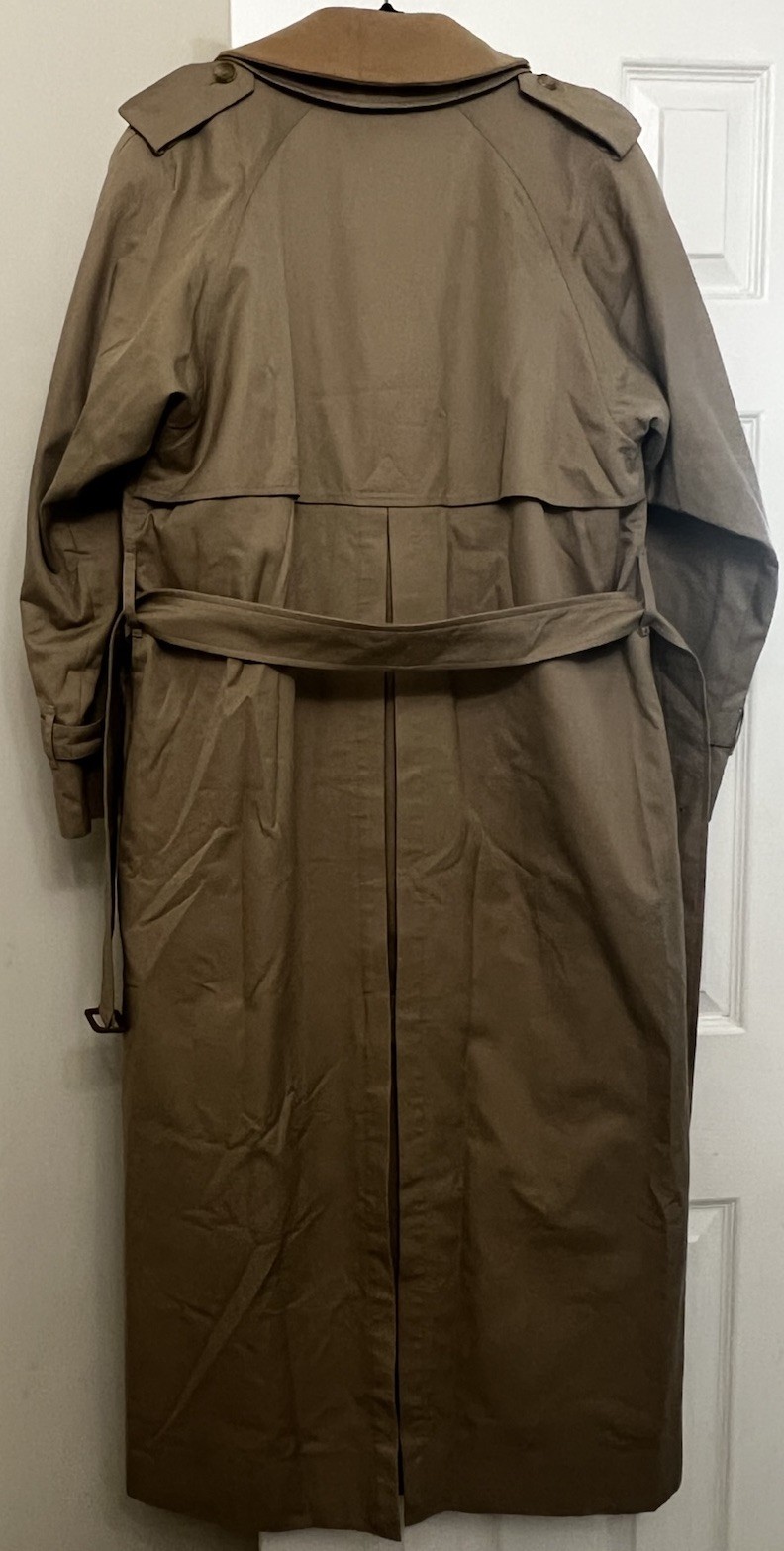 vintage Burberrys of London trench coat with NovaCheck liningexcellentcondition