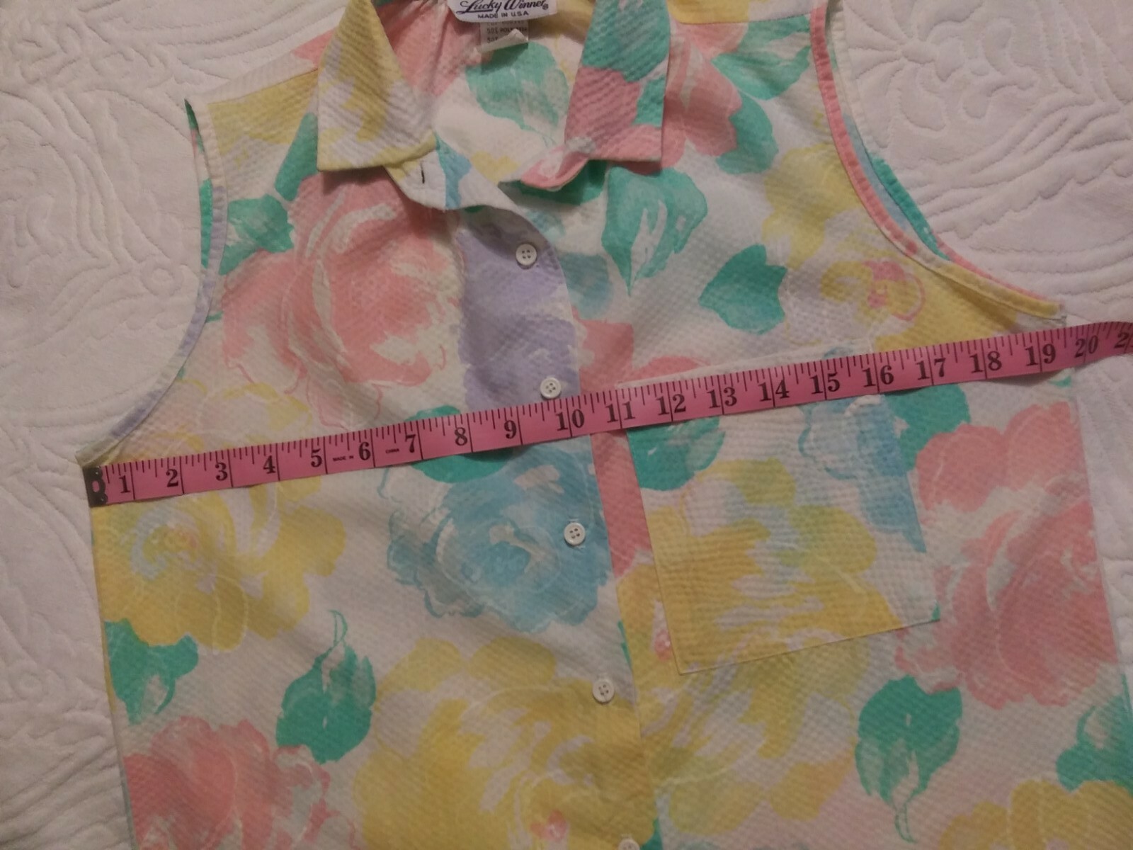 Vtg. Lucky Winner top Sz. 10 cotton blend sleeveless seersucker pastel roses pri