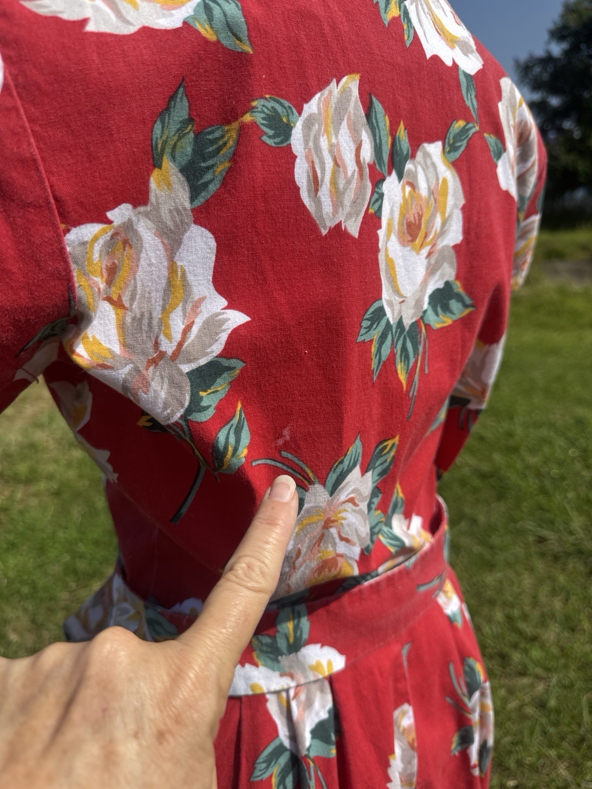 Vintage 80s Red White Rose short sleeve button down by Sunshine Starshine Dress