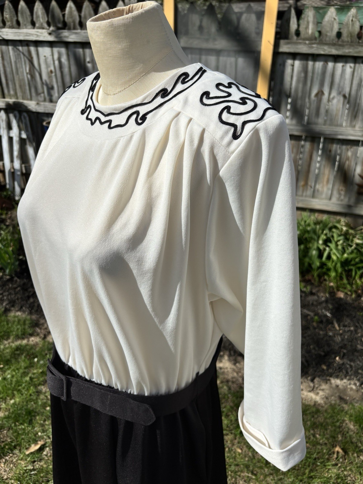 VTG 1980s Secretary Dress Fit Flair Midi Sz M B34 Black White Belt