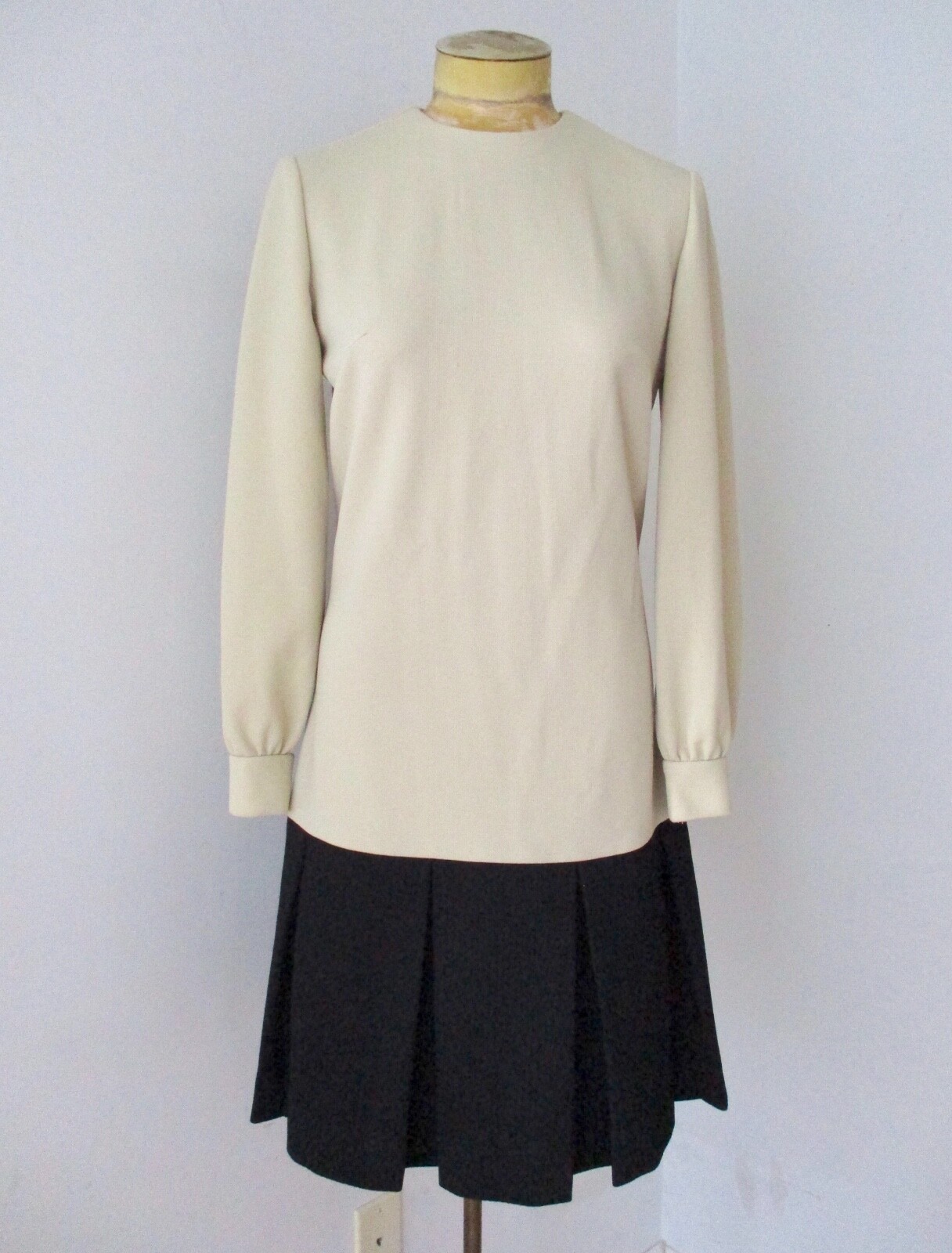 Vtg 60s 70s mod Domani tan black poly knit drop waist Brady dress dolly bird M