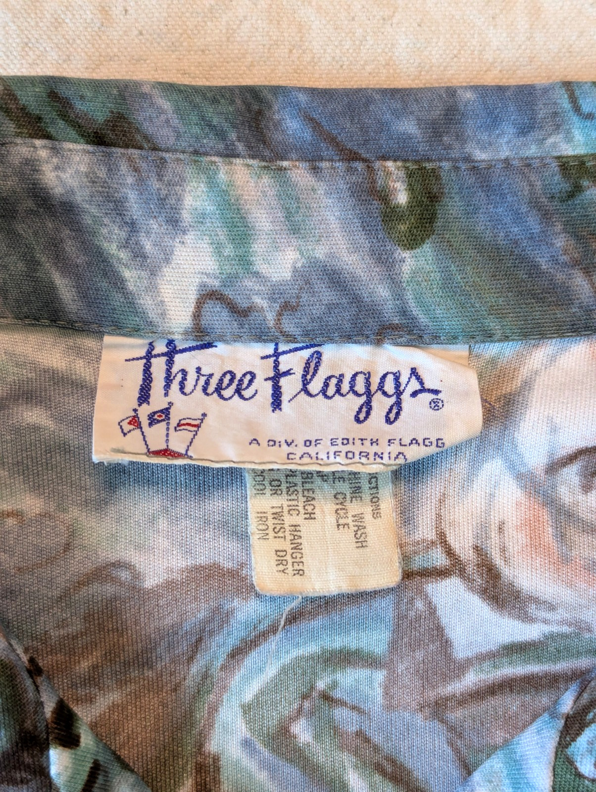 Three Flaggs VTG 70s Women’s Abstract Polo Jockey AOP Poly Button Up M/L