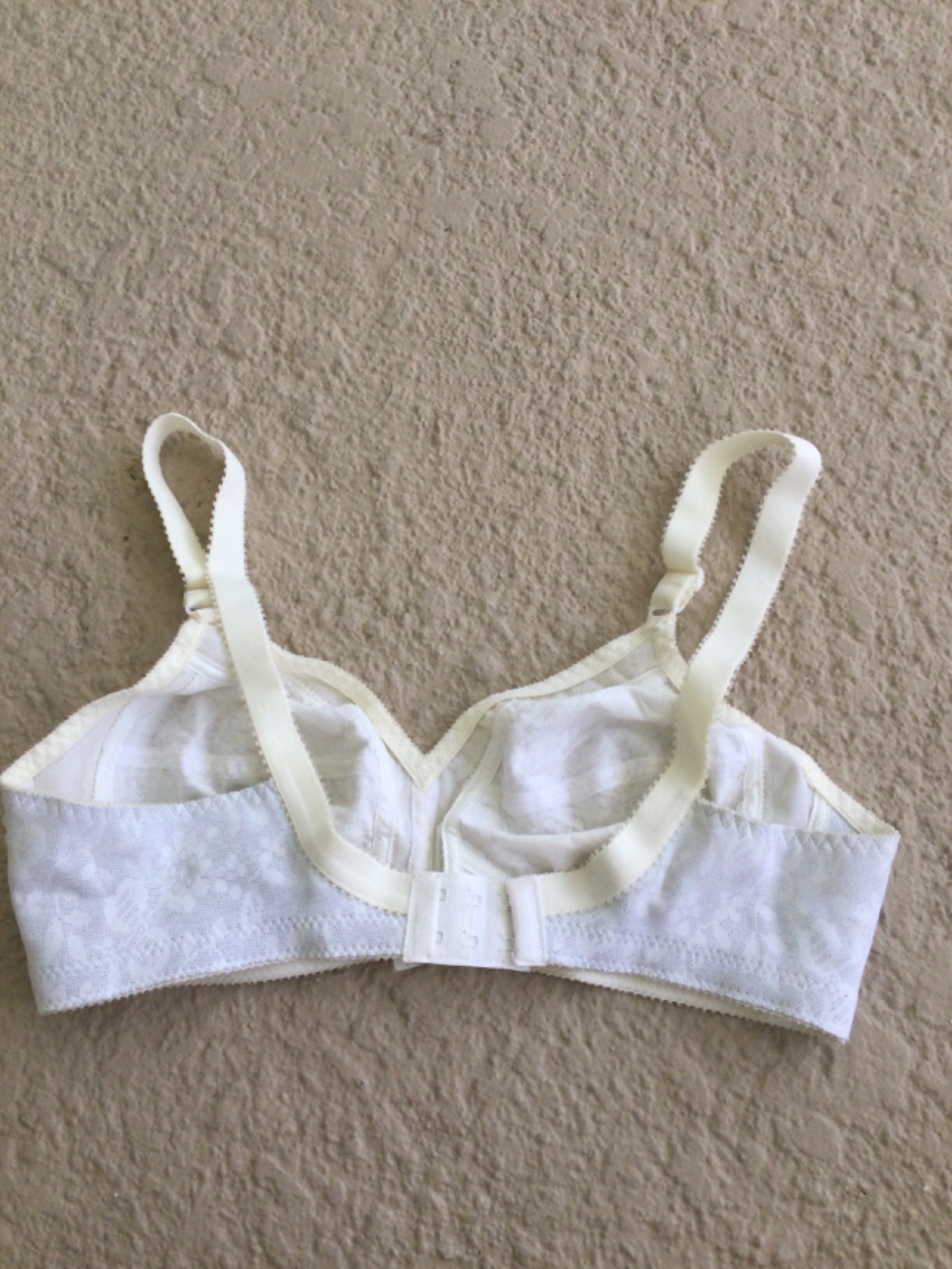 Vintage Playtex 18 Hour Bra Size 36B White Style #20 Wireless 1251