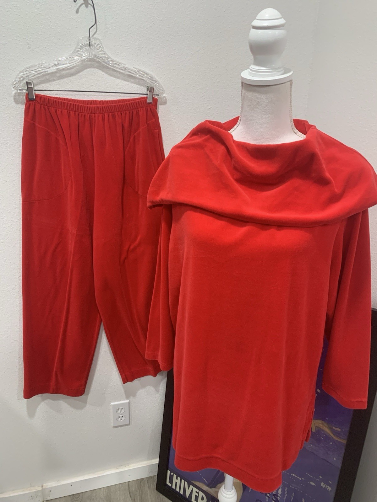 VTG SAKS Fifth Avenue Red Size M Velour Track Sweat Suit Lounge Cowl Neck READ
