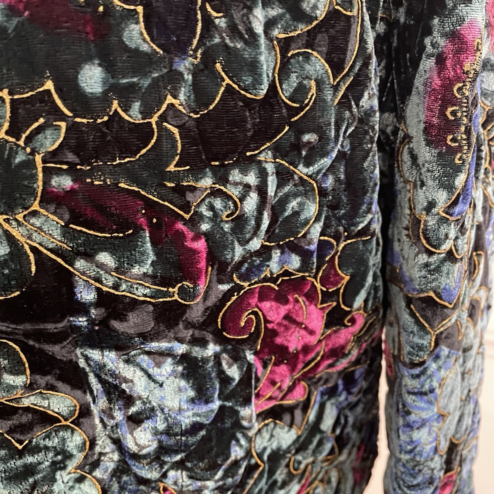 Vintage Velvet Embossed Jacket with Buttons Size Med Black Purple