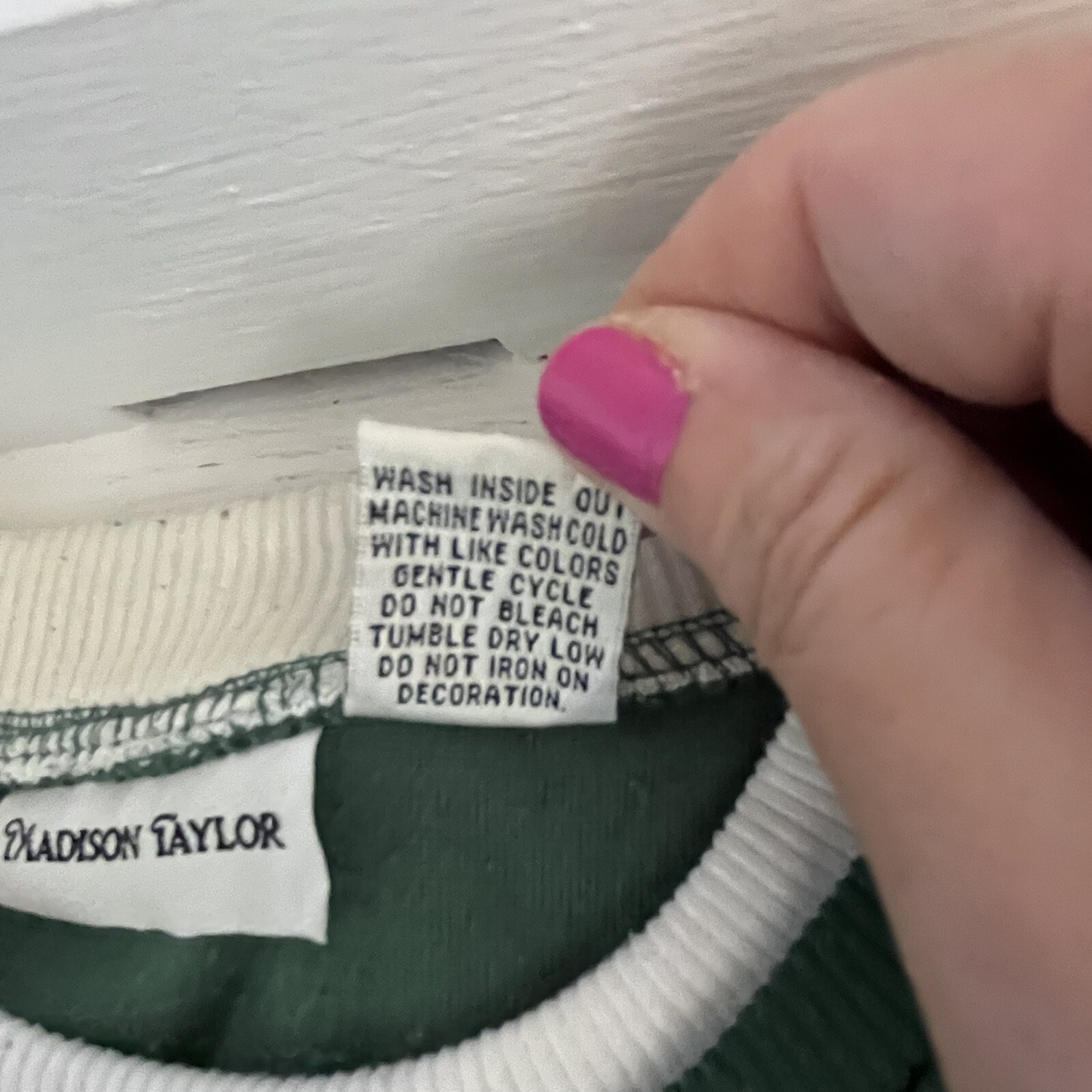 Talbots Green Sweater sz L Long Sleeve Embroidered Holiday Festive VINTAGE