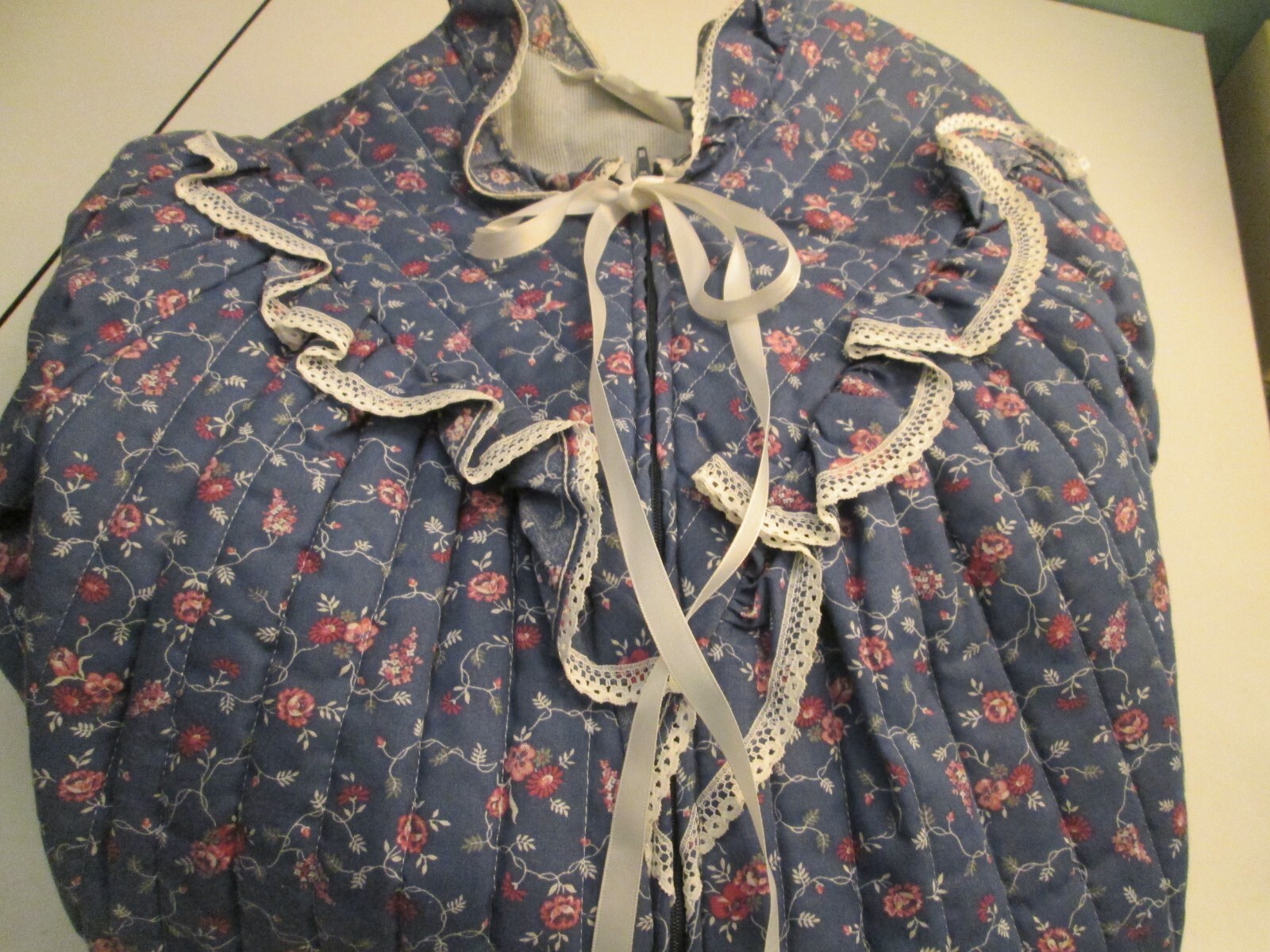 At Home Wear Quilted Robe Housecoat Blue Pink floral Size Med Vintage lounge USA