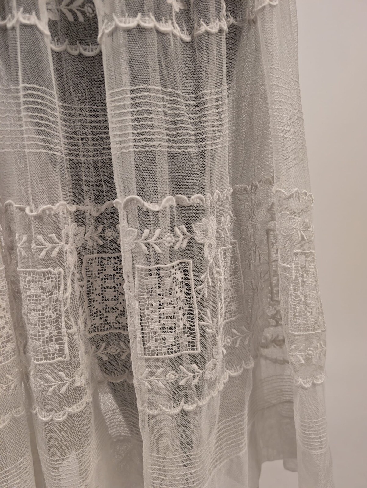 BEAUTIFUL EDWARDIAN EMBROIDERED NET DRESS W LACE INSERTION + EMBROIDERY