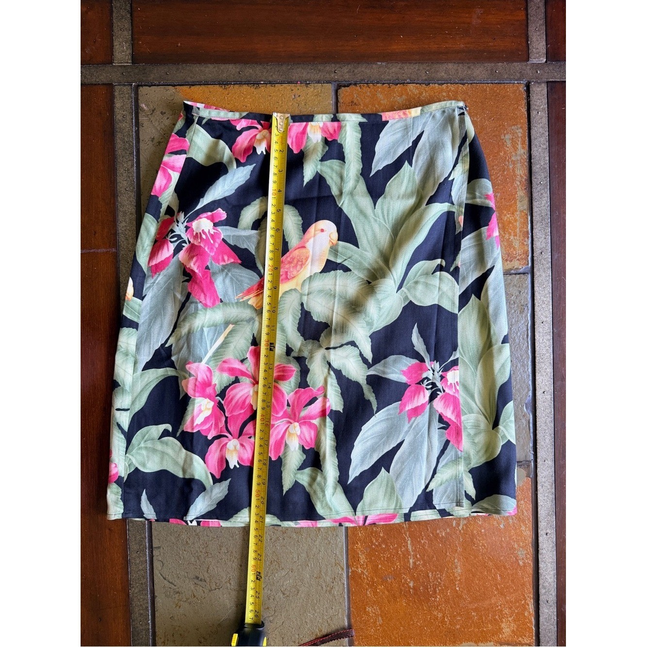 Tommy bahama 100% silk vintage black with pink flowers resort wear bahama small