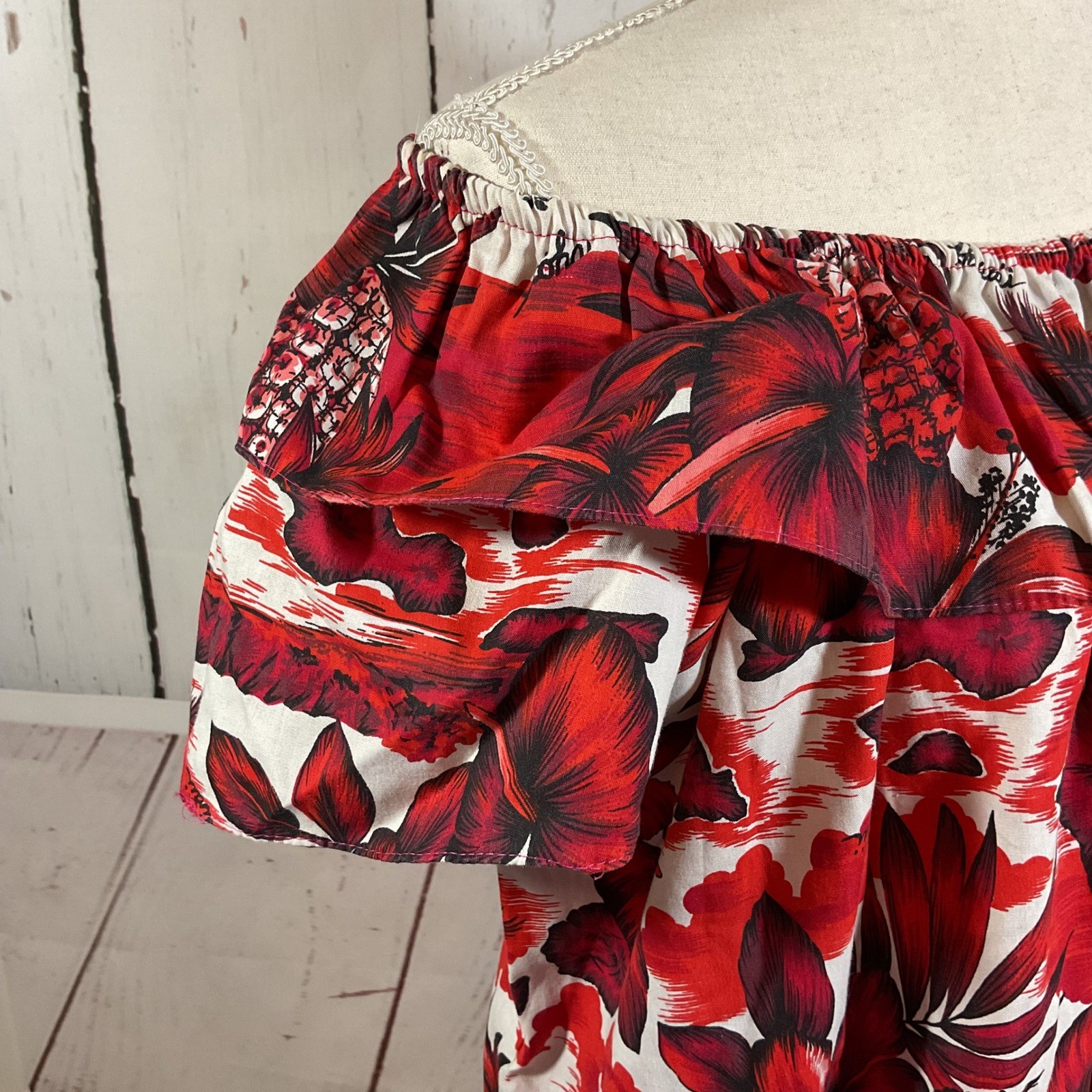 Vintage Made in Hawaii Red Tropical Hibiscus Floral Off Shoulder Muumuu Dress L