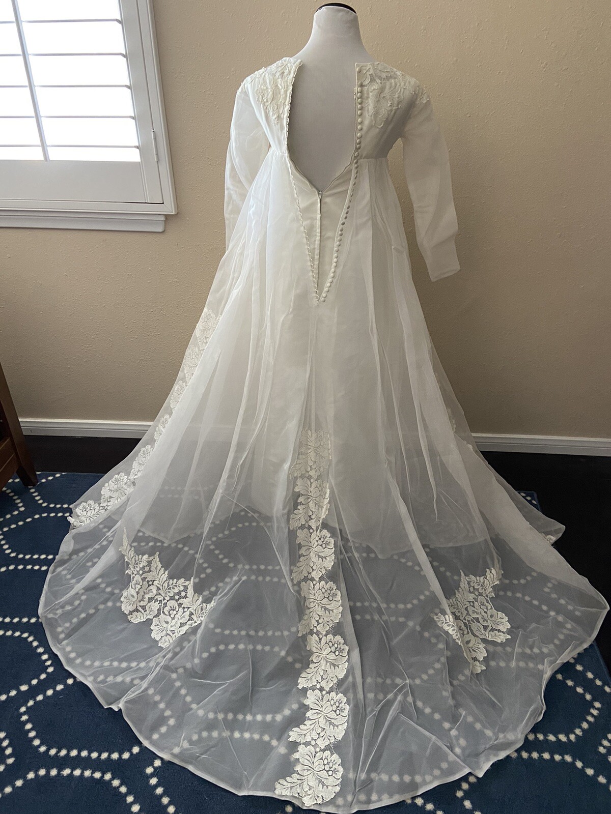 vintage 60’s MOD wedding dress Alfred Angelo Edythe Vincent Lace Beads size 2/4