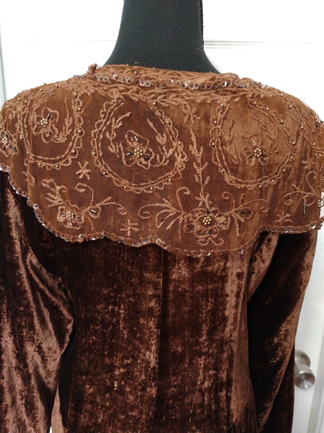 Vintage NOSTALGIA Brown Velvet w/Beaded Lace 3/4 Lenth Elegant Dress Size M