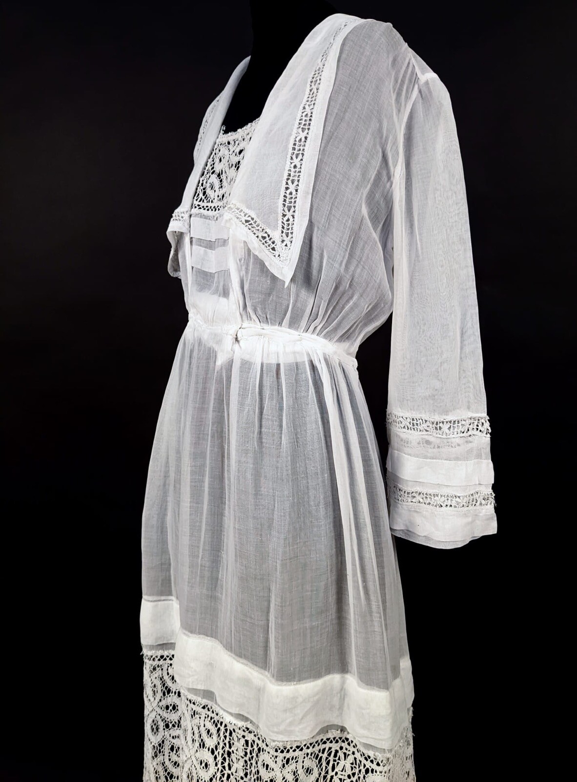 EDWARDIAN TEENS WHITE MUSLIN DRESS W LACE INSERT TOP & SKIRT