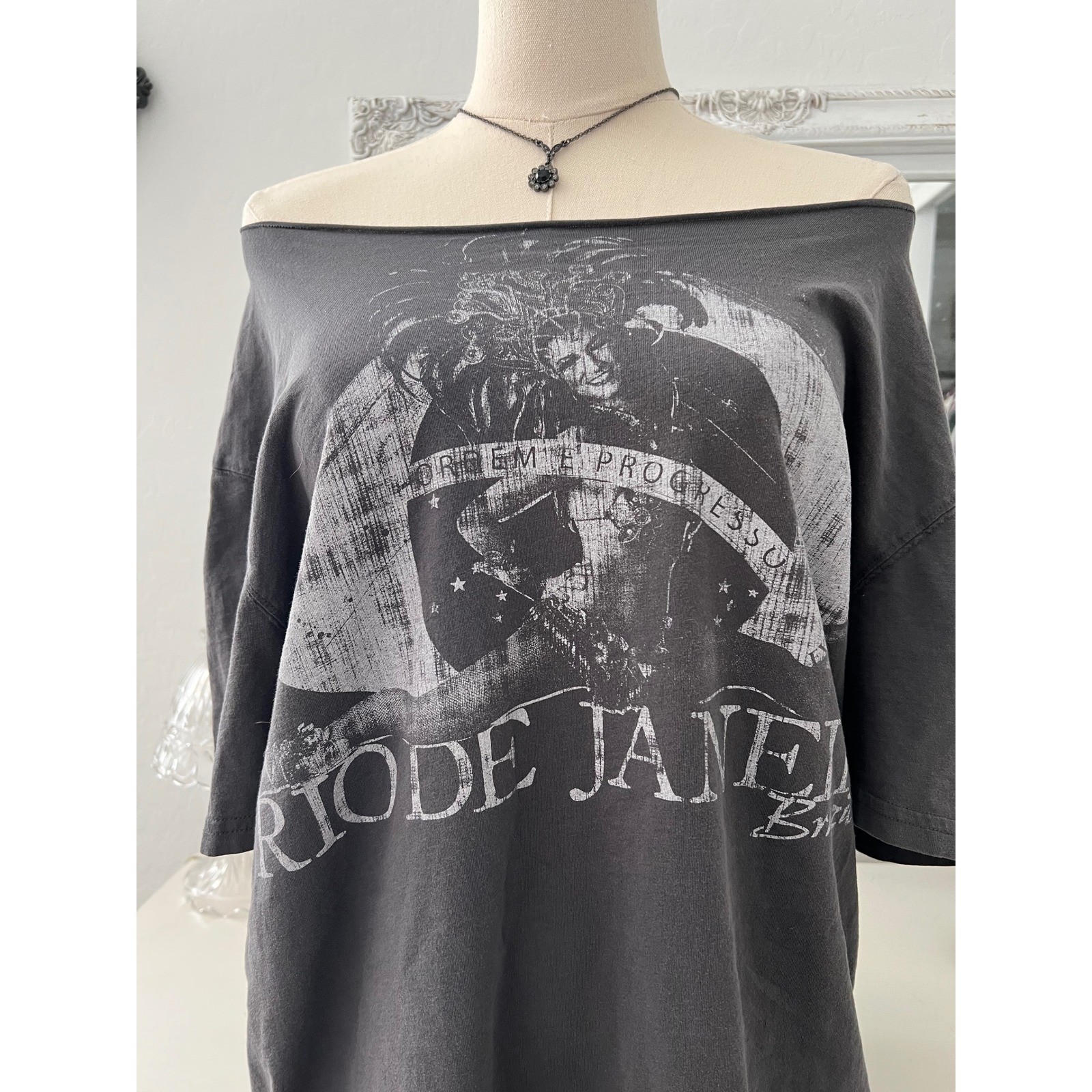 vintage cyber y2k express rio de janeiro burlesque graphic off shoulder tshirt