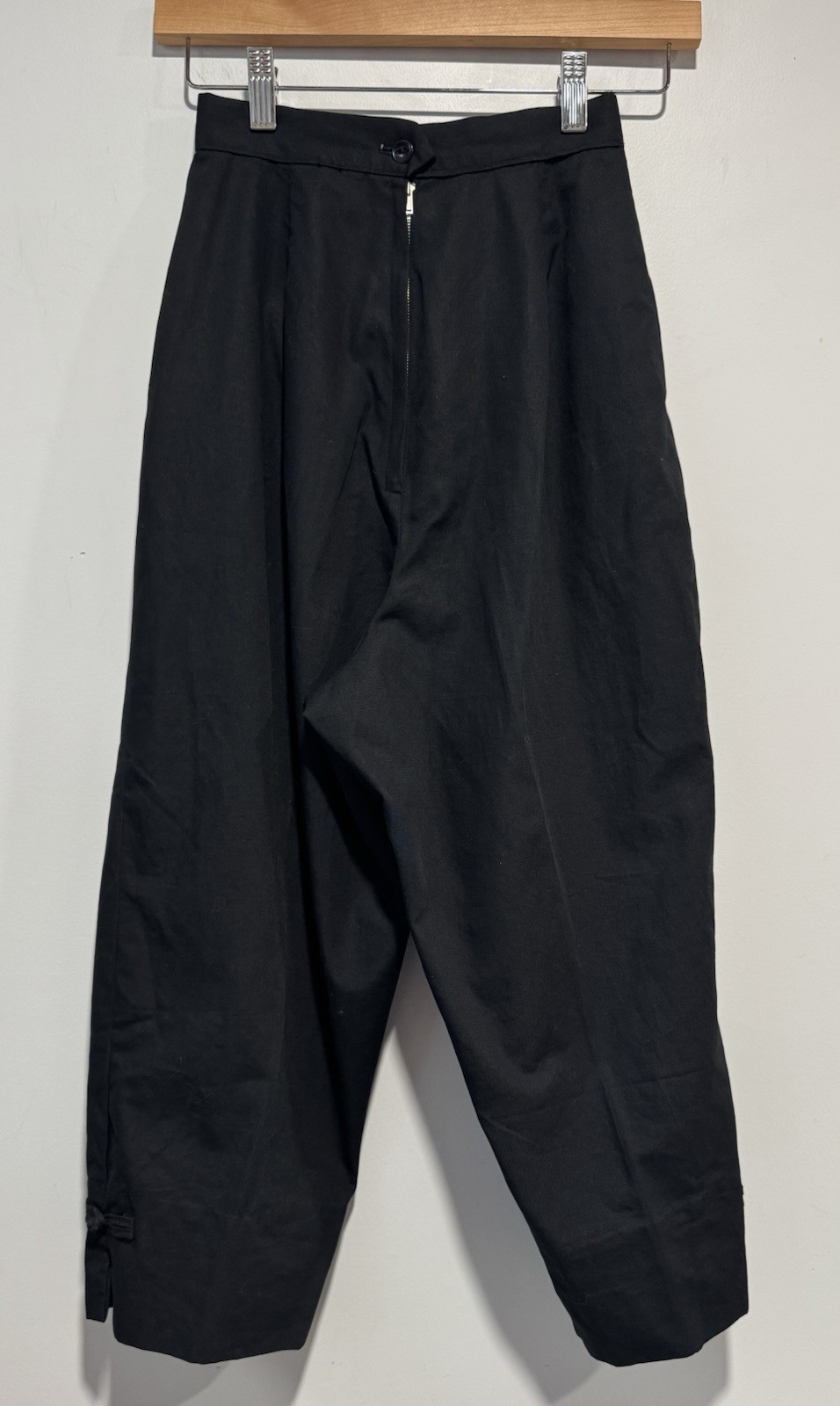 Vintage 40s 50s Black Capri Cigarette Pants Metal Back Zipper Handmade 22” Waist