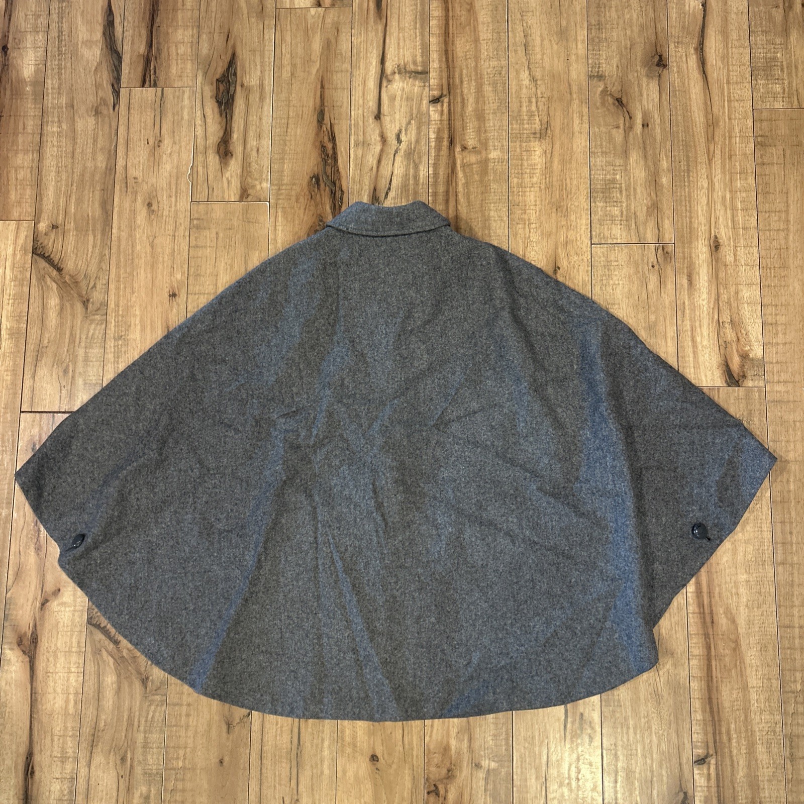 Vintage C.C. Filson Co Eddie Bauer Women’s Cape Size M 100% Virgin Wool Gray USA