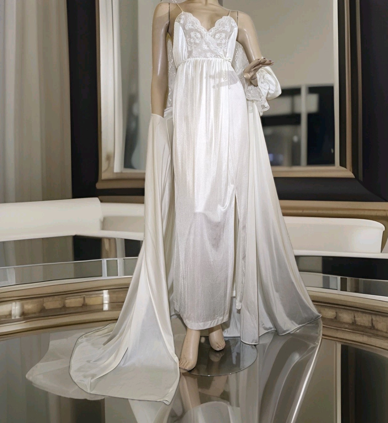 Vintage Olga Ruffle Lace Peignoir Robe & Lingerie Dress Nightgown Blended Set M